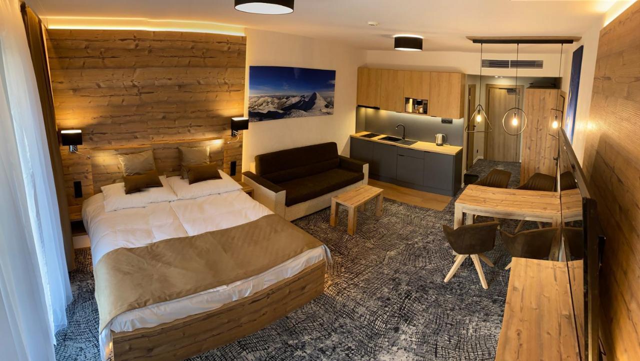 Luxusne Studia V Hoteli Akvamarin Bešeňová Екстериор снимка